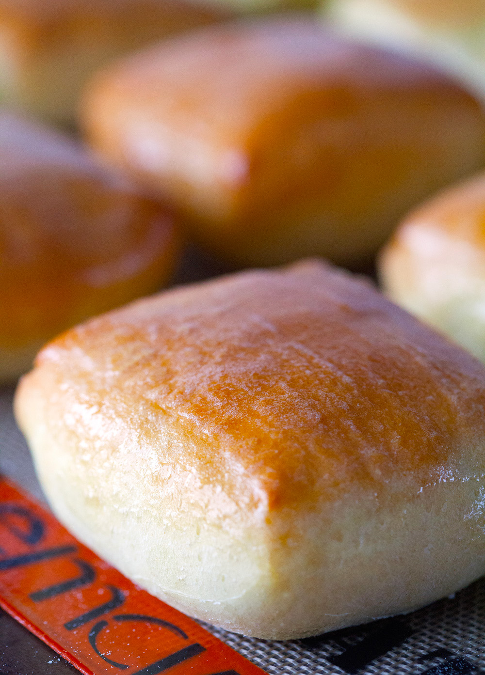 Texas Roadhouse Rolls by Deliciously Yum!