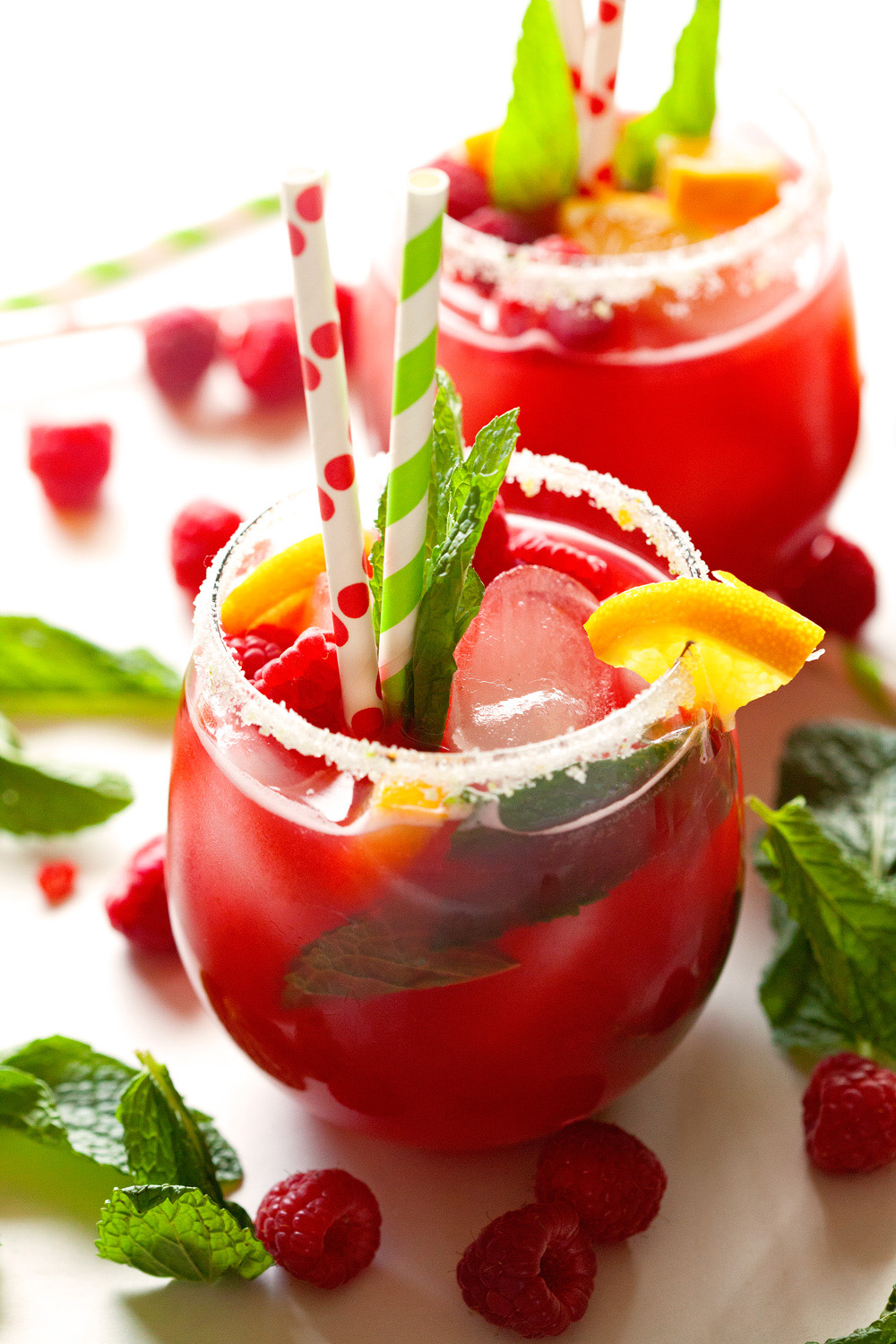 raspberry-lemonade-with-fresh-mint