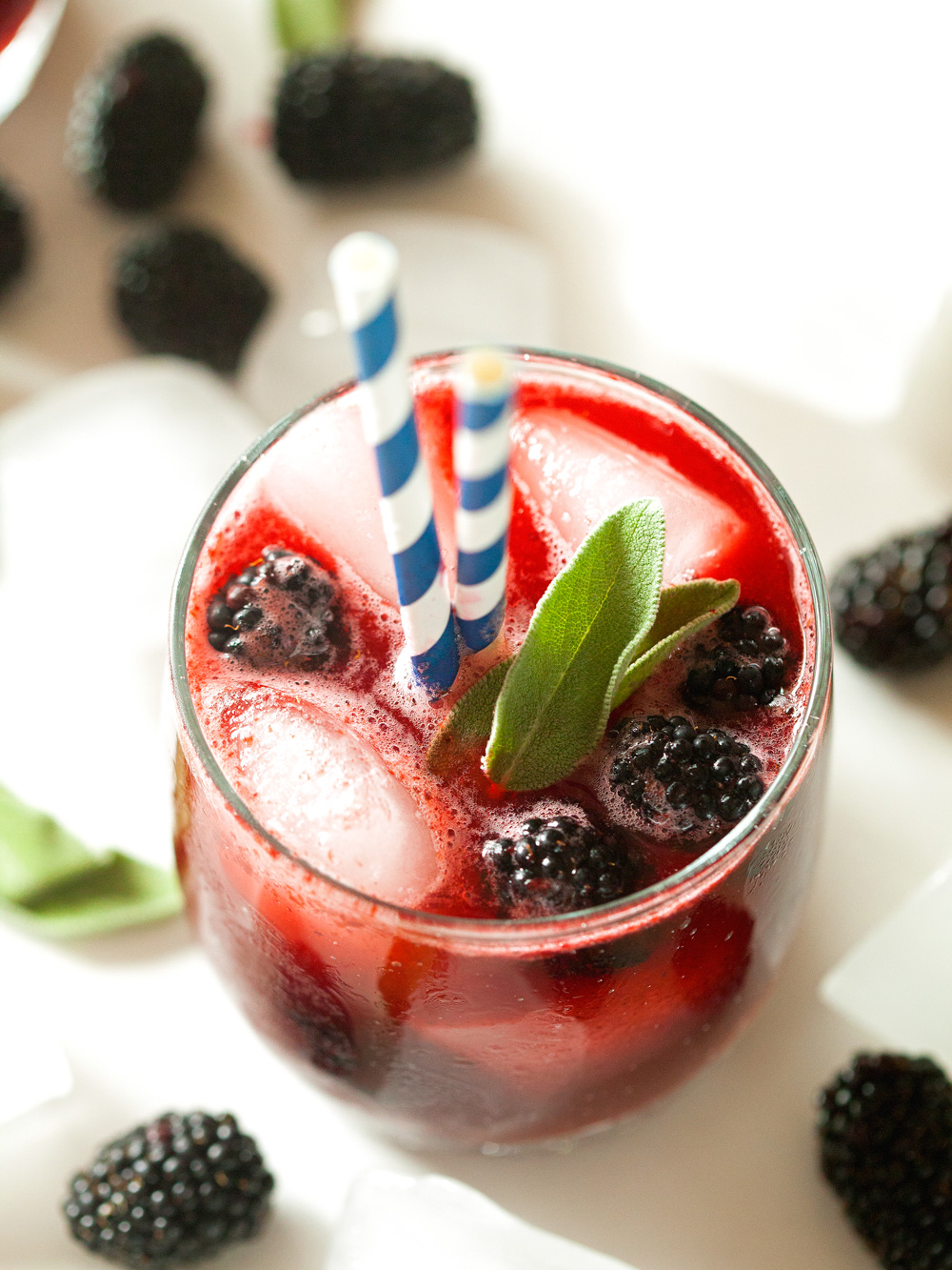 blackberry-sage-lemonade-sparklers