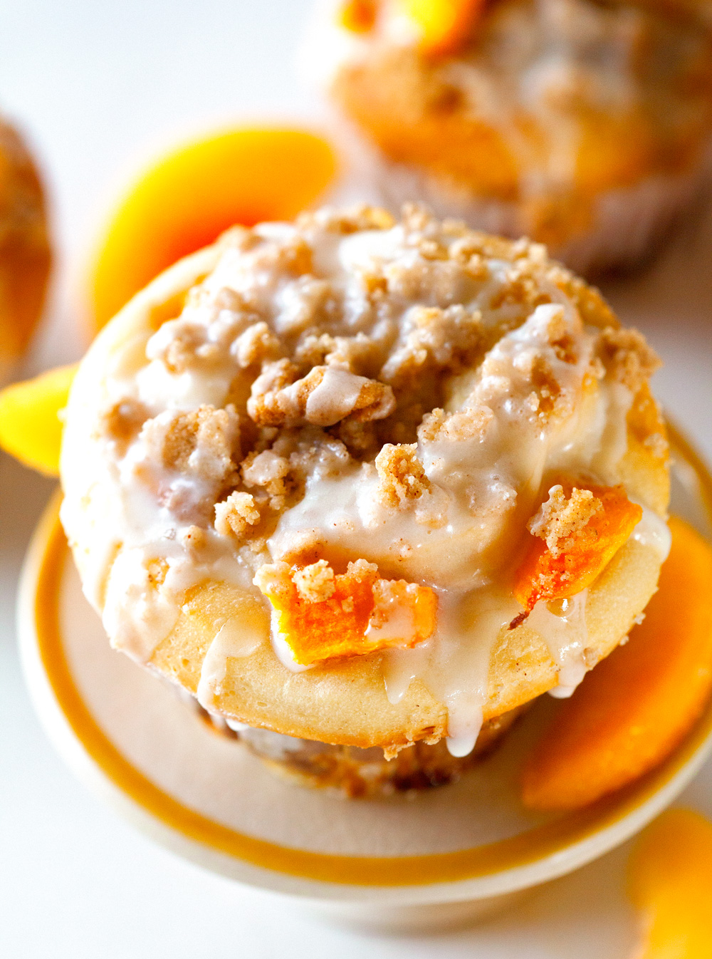 sweet-roll-peach-crumble-muffins