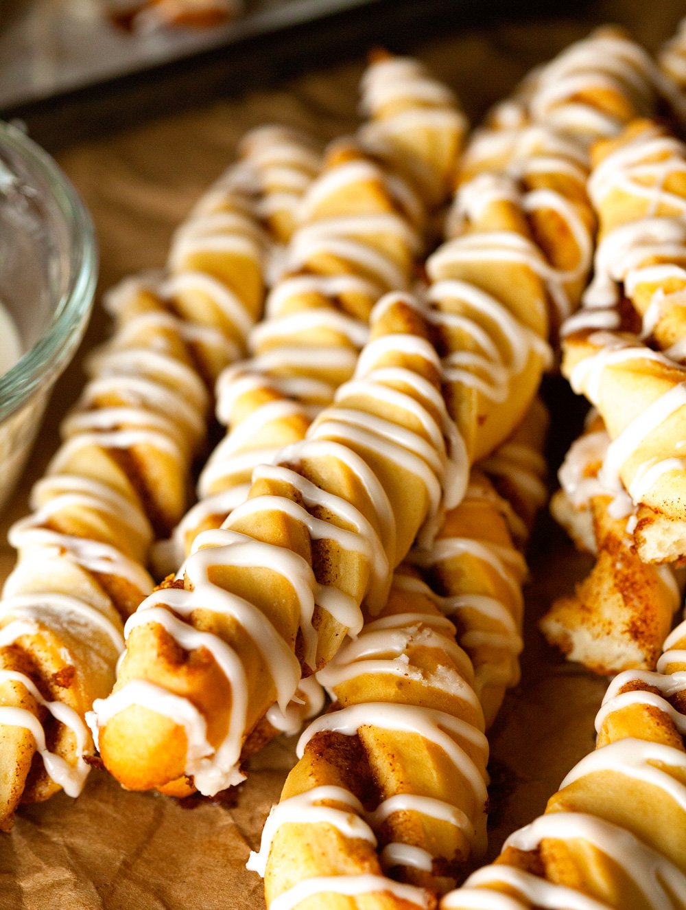 twisted-cinnamon-roll-dunkers