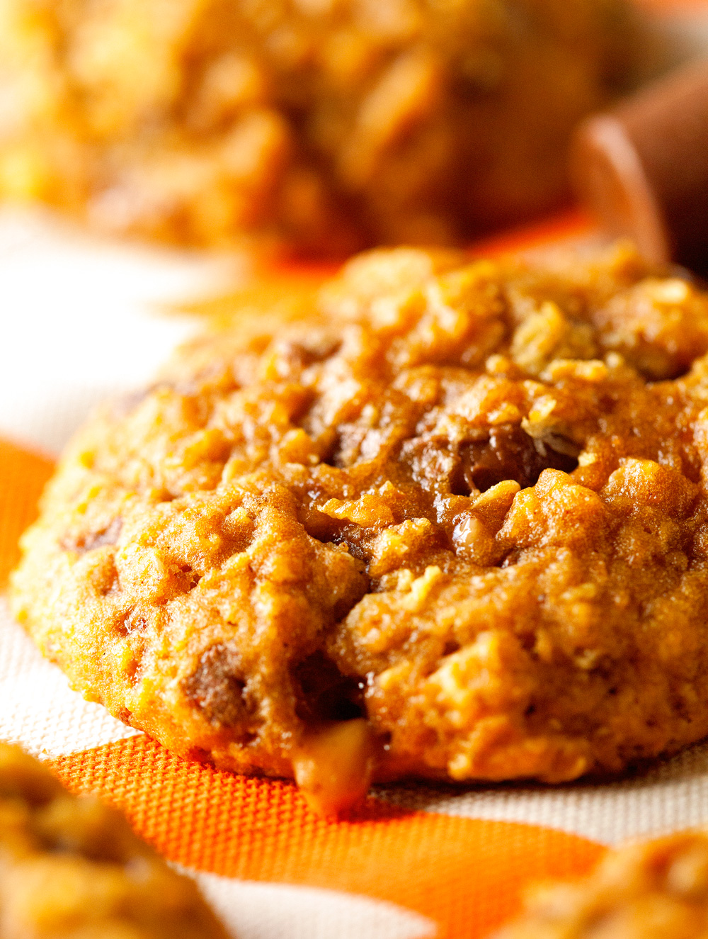 caramel-stuffed-oatmeal-pumpkin-cookies
