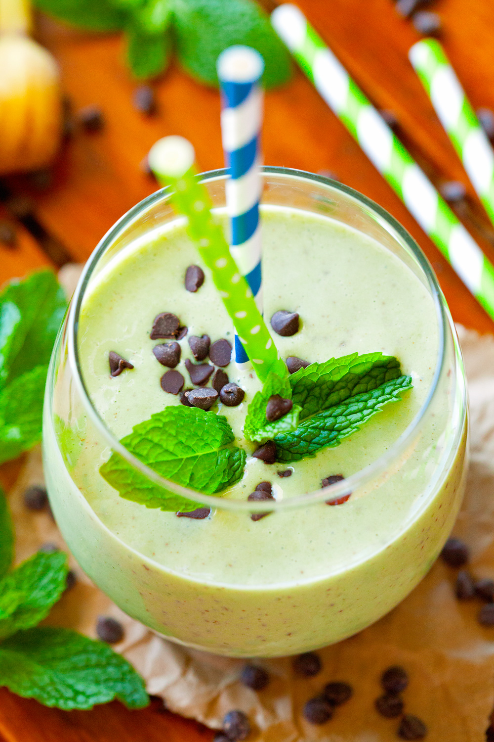Skinny Mint Chocolate Chip Shake by Deliciously Yum